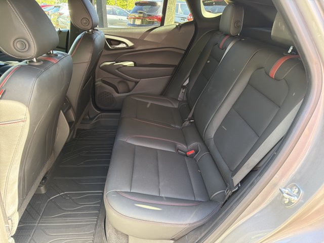 Used 2025 Chevrolet Trax RS w/ Sunroof Package FWD image 20