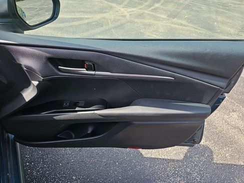 Used 2025 Toyota Camry SE FWD image 14