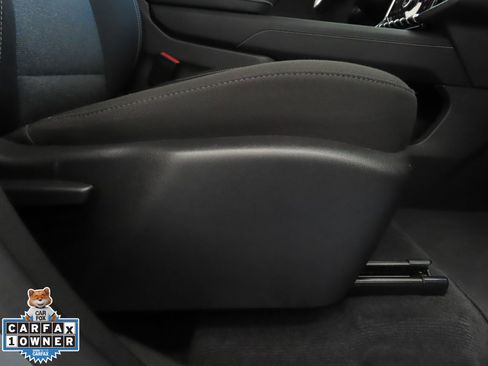 Used 2025 GMC Acadia Elevation image 29