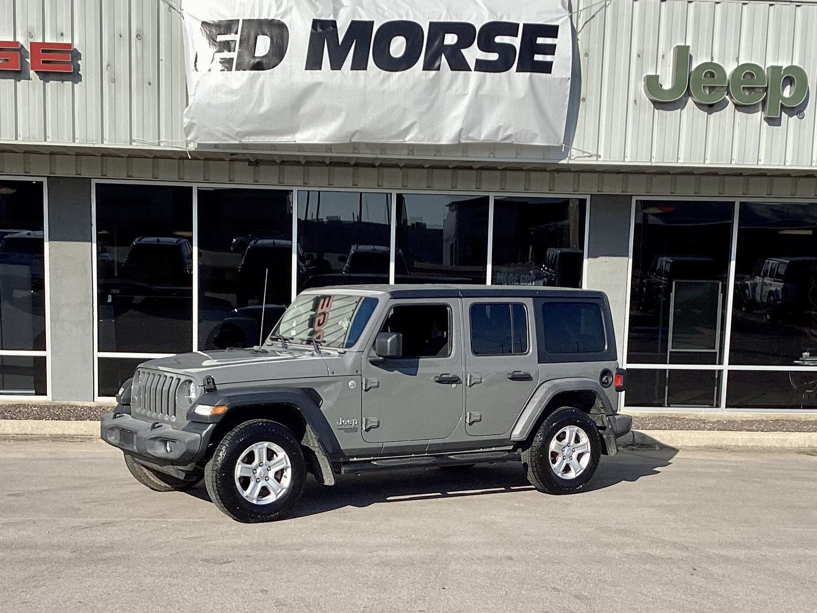Used 2018 Jeep Wrangler Unlimited Sport S AWD/4WD image 1