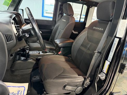 Used 2018 Jeep Wrangler Unlimited Sahara w/ Connectivity Group image 15