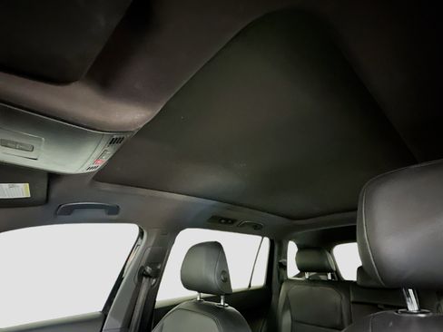 Used 2020 Volkswagen Tiguan SE R-Line image 26