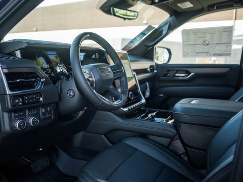 New 2026 GMC Yukon Denali w/ Denali Reserve Package AWD/4WD image 19