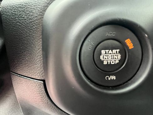 Used 2021 Jeep Wrangler Unlimited Sahara AWD/4WD image 18
