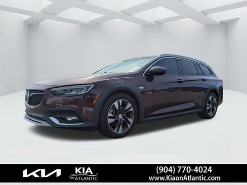 Used 2018 Buick Regal Essence w/ Driver Confidence Package #1 AWD/4WD image 7