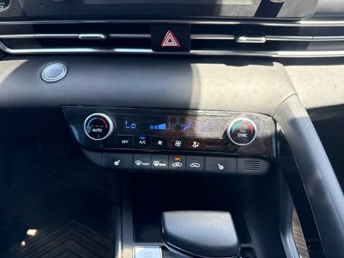 Used 2022 Hyundai Elantra Blue w/ Preferred Accessory Package FWD image 15