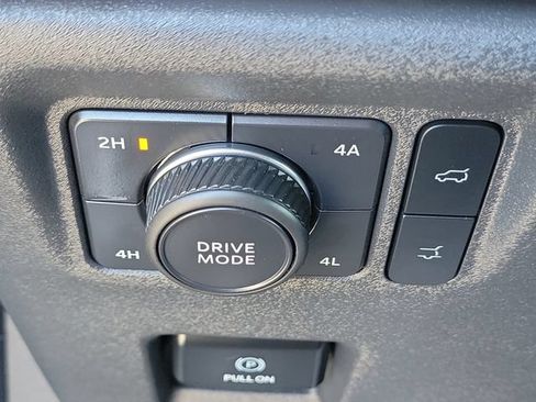 Certified 2025 Ford Expedition Active AWD/4WD image 19
