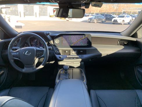 Certified 2021 Lexus LS 500 w/ Accessory Package (Z1) image 30