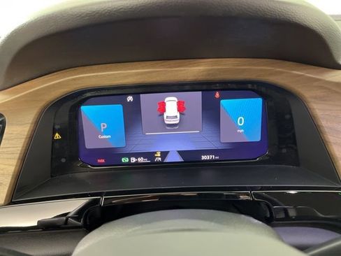 Used 2024 Volkswagen Atlas SE w/ Black Wheel Package image 24