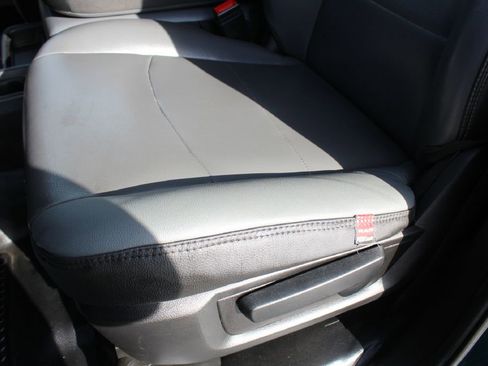 Used 2020 RAM 5500 Tradesman w/ Safety Group image 18