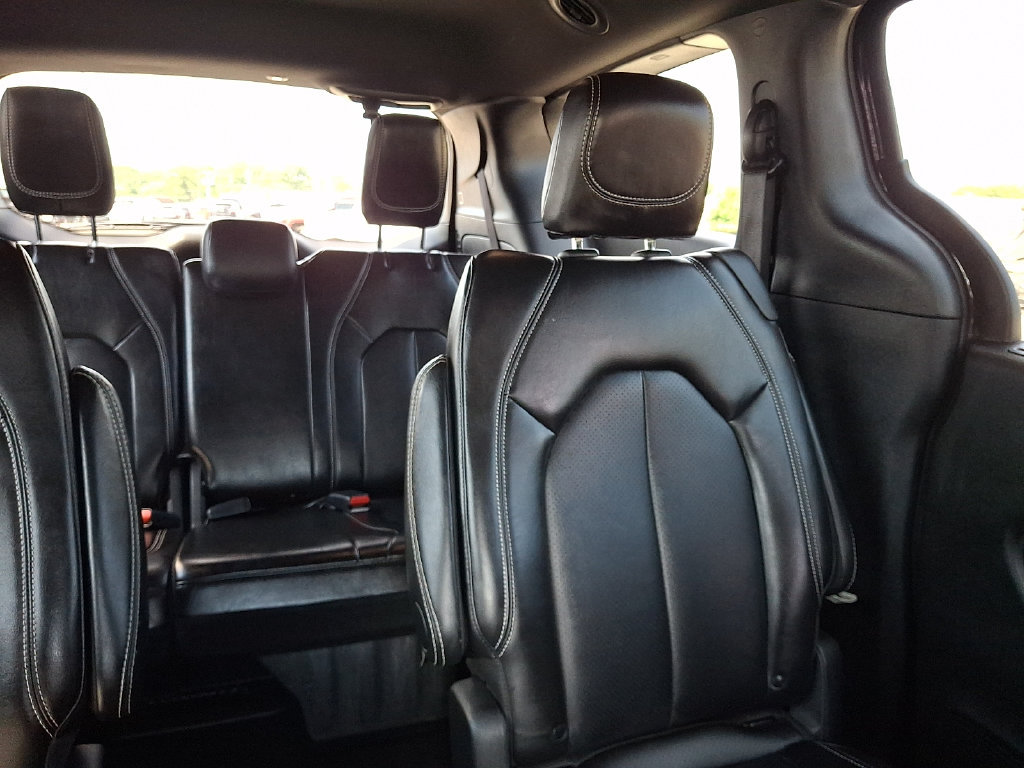 Used 2025 Chrysler Pacifica Select FWD image 21