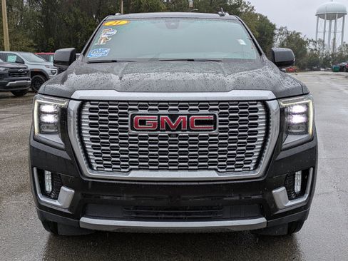 Used 2021 GMC Yukon XL Denali w/ Denali Premium Package image 9