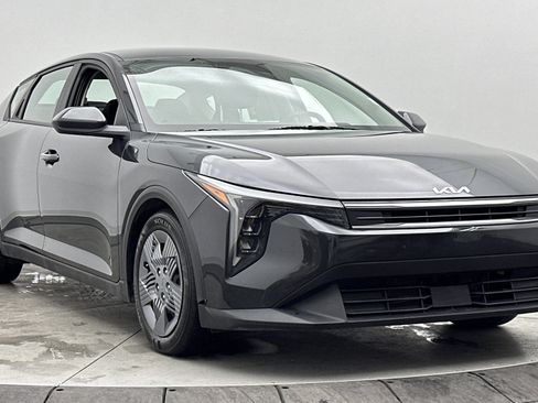 Used 2025 Kia K4 FWD image 3