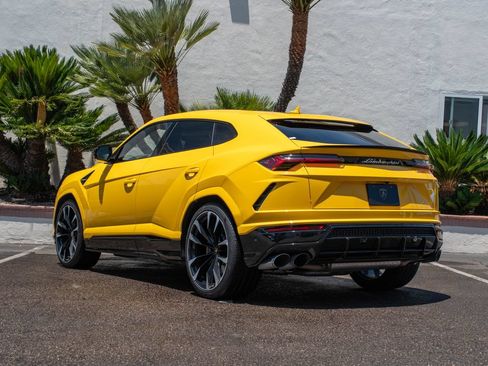 Used 2021 Lamborghini Urus AWD/4WD image 41