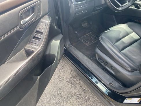 Used 2022 Nissan Rogue SL w/ SL Premium Package image 11