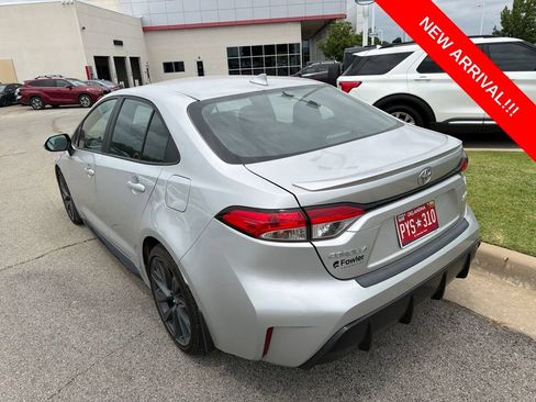 Used 2024 Toyota Corolla SE w/ SE Premium Package FWD image 6