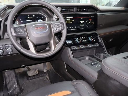 Used 2025 GMC Sierra 2500 AT4 w/ AT4 Premium Plus Package image 5