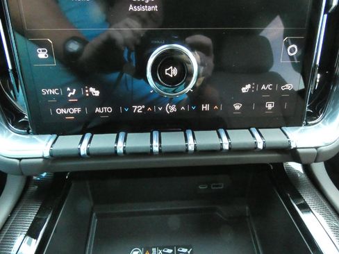 Used 2026 GMC Yukon Elevation image 23