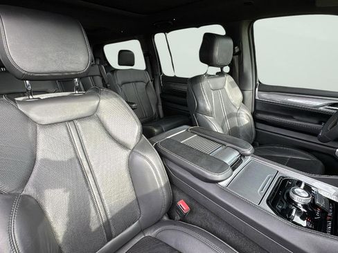 Used 2022 Jeep Wagoneer Series III image 22