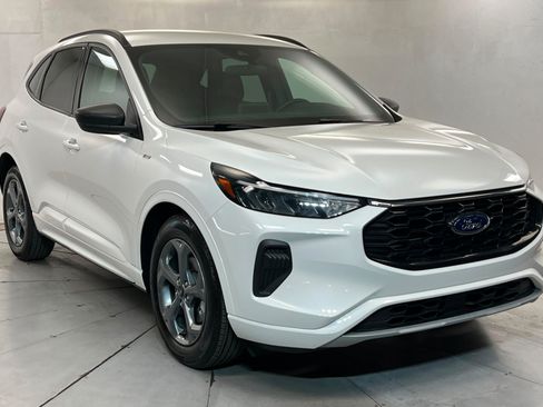 Used 2024 Ford Escape ST-Line w/ Equipment Group 301A FWD image 8