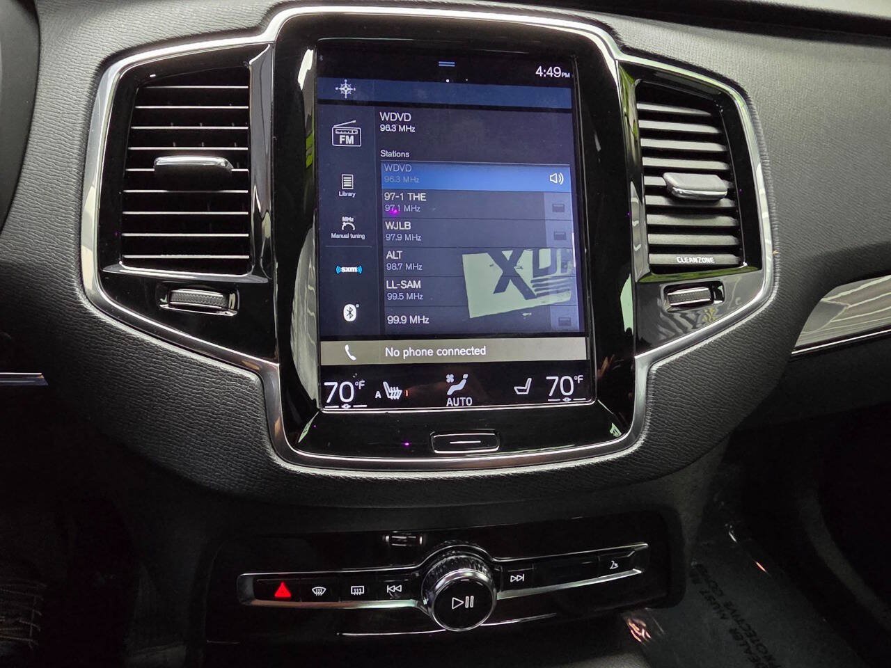 Used 2016 Volvo XC90 T6 Momentum w/ Momentum Plus Package AWD/4WD image 25