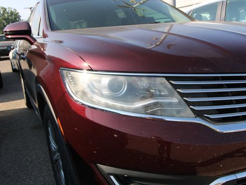 Used 2017 Lincoln MKX Select w/ Select Plus Package AWD/4WD image 11