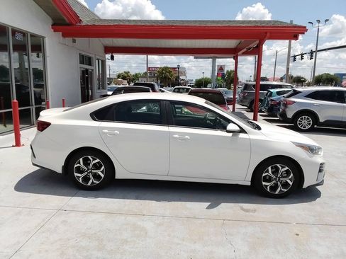 Used 2020 Kia Forte LXS FWD image 3
