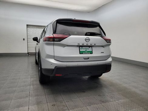 Used 2024 Nissan Rogue S image 6