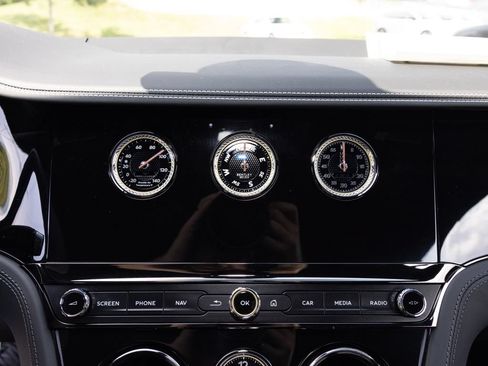 Certified 2025 Bentley Continental GTC AWD/4WD image 39