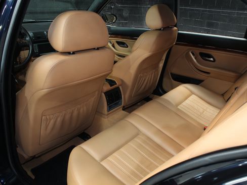 Used 2002 BMW M5 RWD image 46