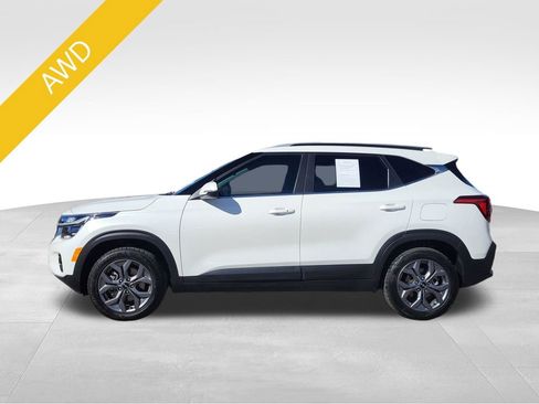 Certified 2024 Kia Seltos S image 2