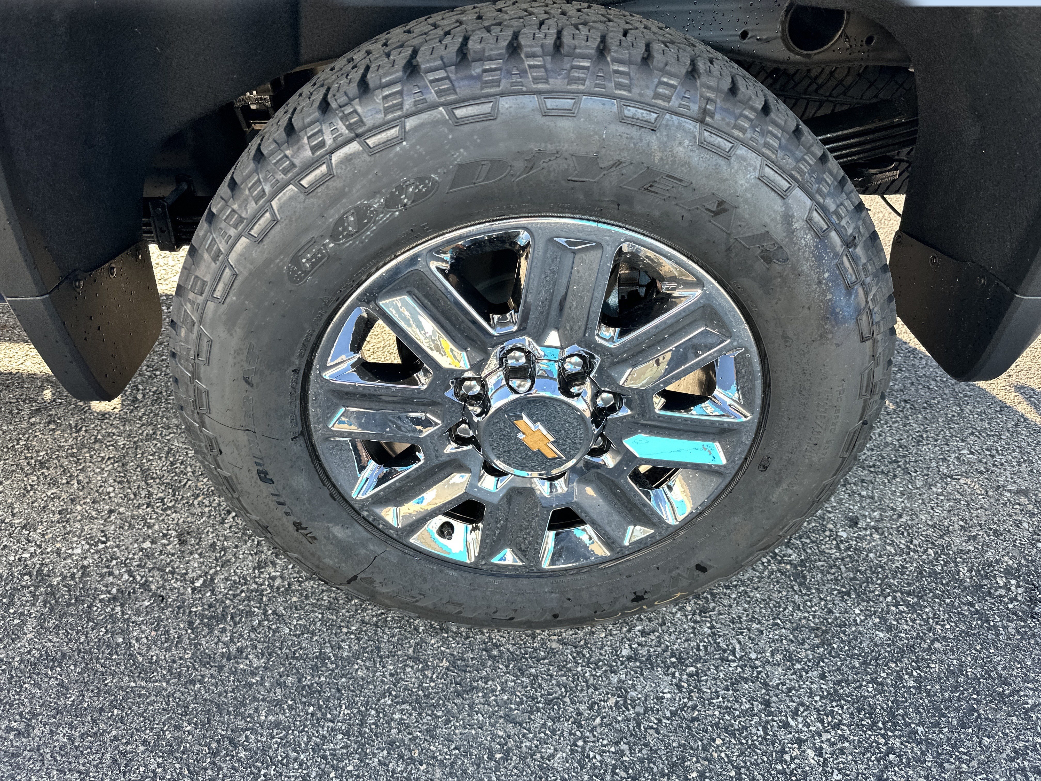 New 2026 Chevrolet Silverado 2500 High Country w/ High Country Premium Package AWD/4WD image 6