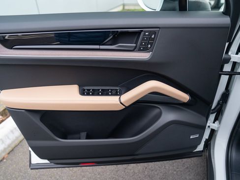 New 2026 Porsche Cayenne S AWD/4WD image 10