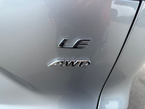 Used 2023 Toyota Corolla Cross LE AWD/4WD image 23