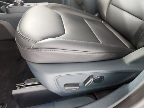 New 2026 Ford Maverick Lariat w/ Black Appearance Package image 14