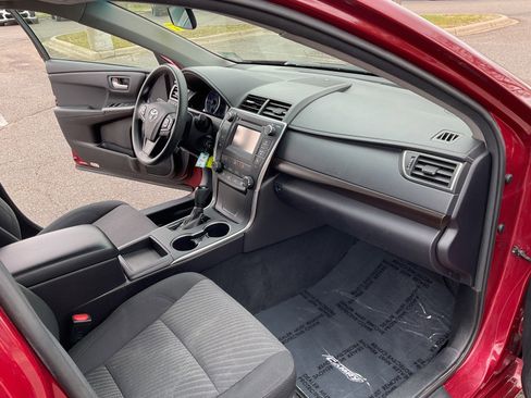 Used 2017 Toyota Camry LE FWD image 23