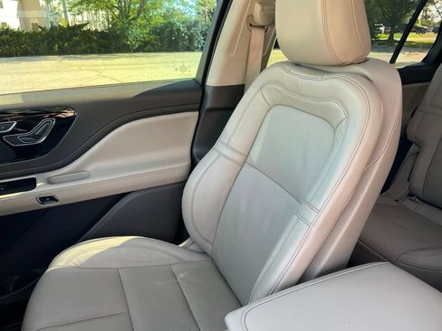 Used 2021 Lincoln Aviator Reserve w/ Elements Package Plus AWD/4WD image 24