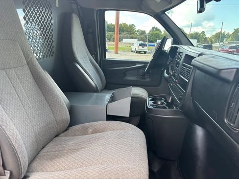 Used 2013 Chevrolet Express 1500 RWD image 19