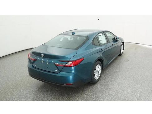 Used 2025 Toyota Camry LE FWD image 10