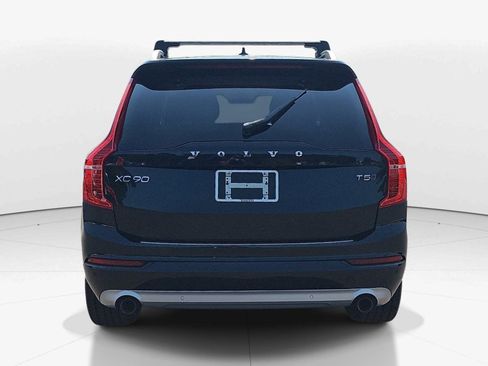 Used 2018 Volvo XC90 T5 Momentum w/ Convenience Package AWD/4WD image 5