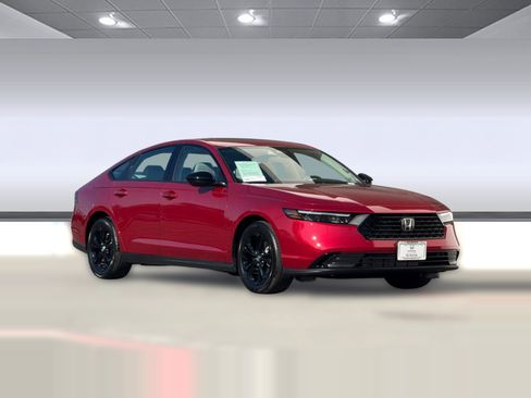 Certified 2025 Honda Accord SE image 7