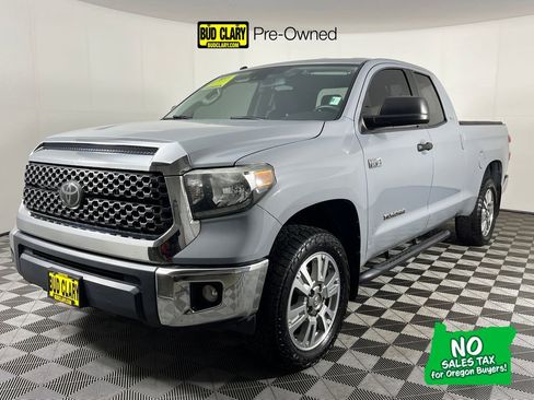 Used 2018 Toyota Tundra SR5 AWD/4WD image 1