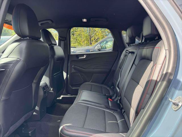 Used 2023 Ford Escape ST-Line w/ Tech Pack #1 AWD/4WD image 13