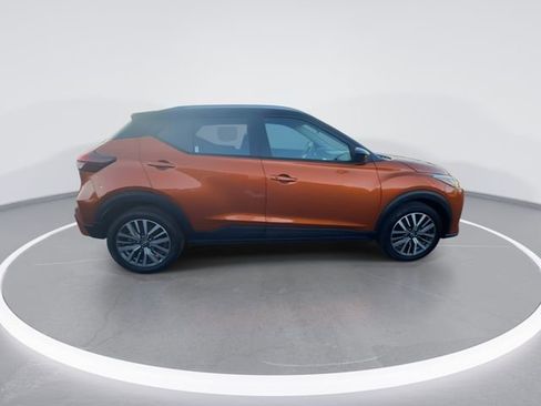 Certified 2024 Nissan Kicks SV image 9