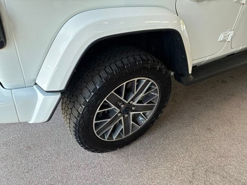Used 2024 Jeep Wrangler High Altitude AWD/4WD image 34