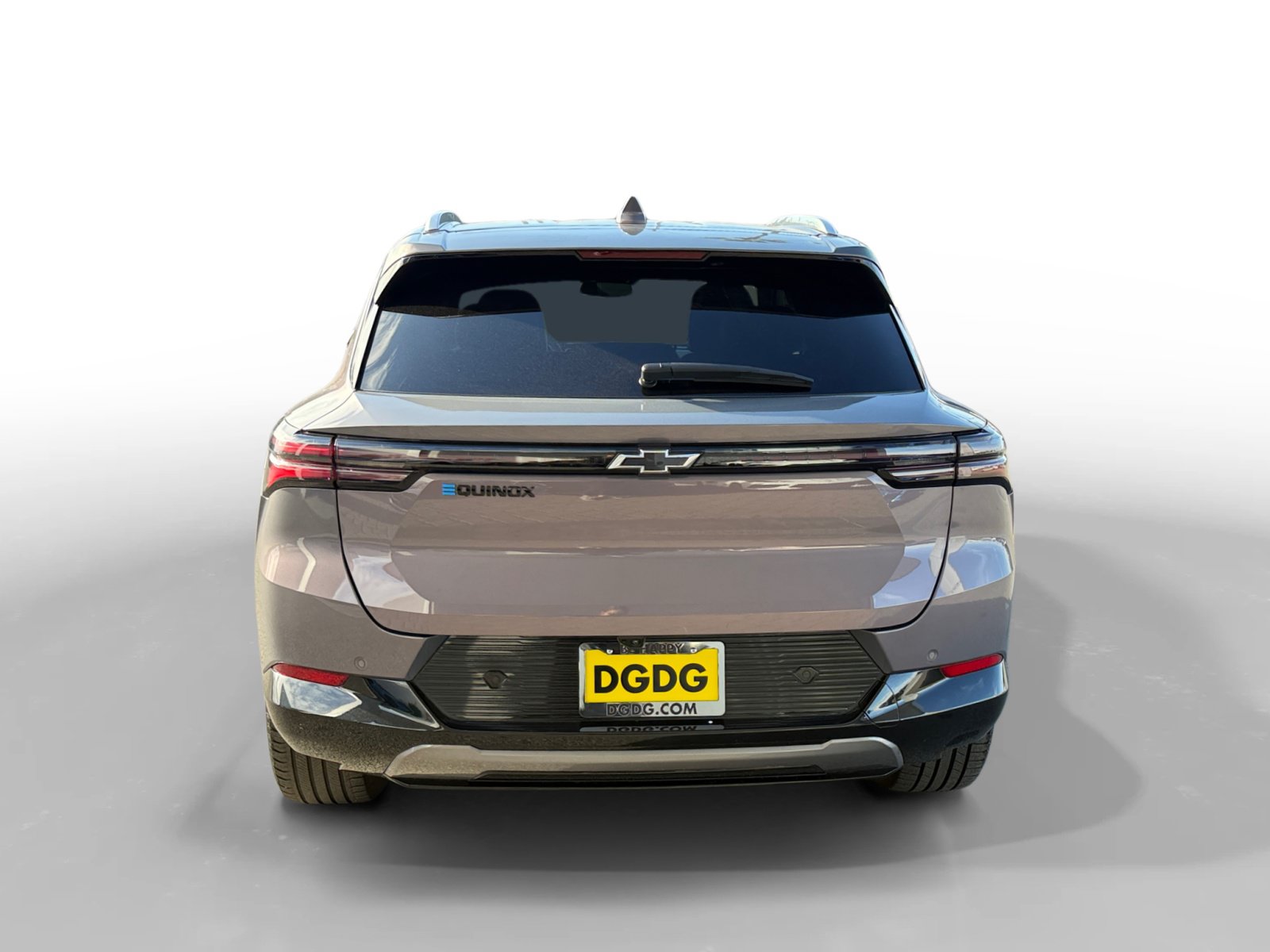 Used 2024 Chevrolet Equinox EV LT w/ LPO, Blackout Package FWD image 4