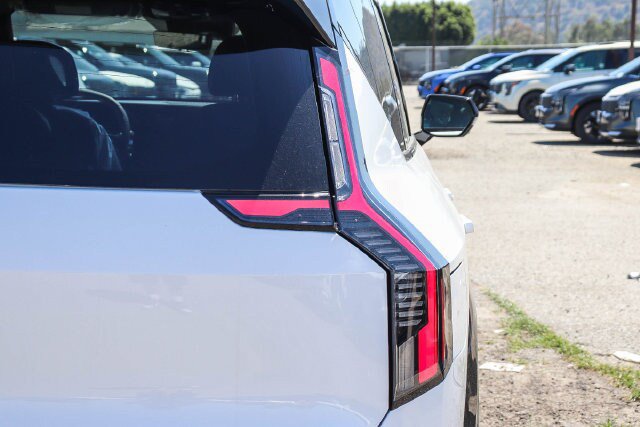 Used 2026 Kia EV9 Land w/ Nightfall Edition Package AWD/4WD image 17