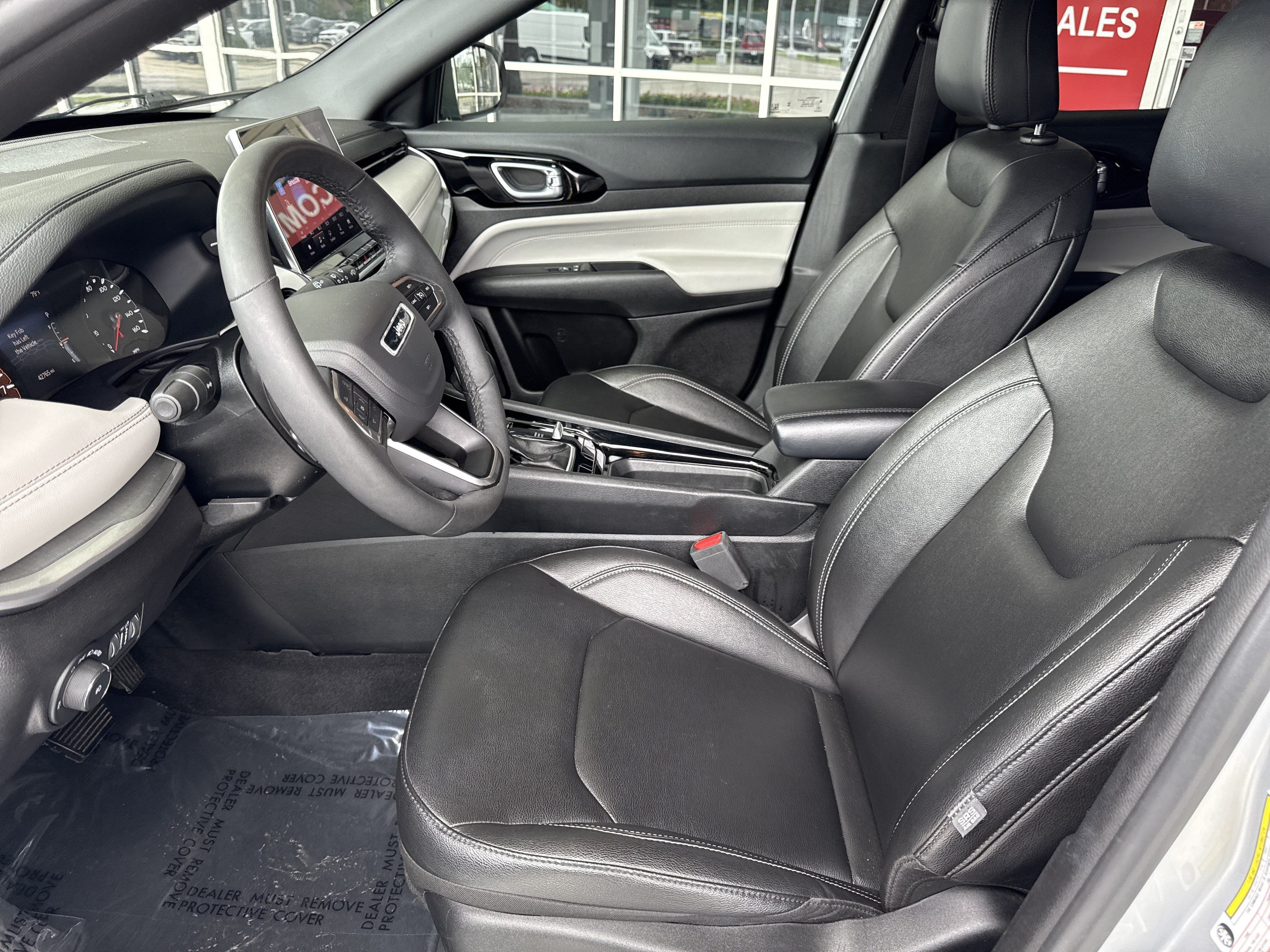 Used 2025 Jeep Compass Limited AWD/4WD image 15