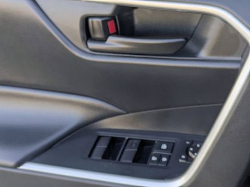 Used 2022 Toyota RAV4 LE image 22