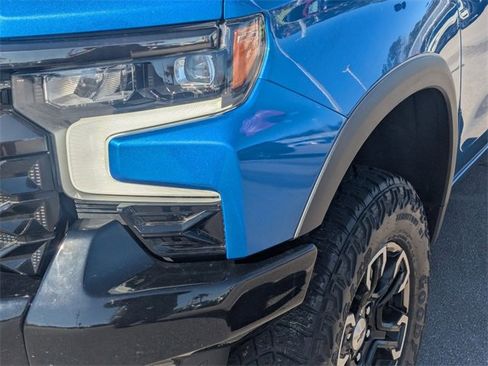 Used 2022 Chevrolet Silverado 1500 ZR2 w/ Technology Package image 9